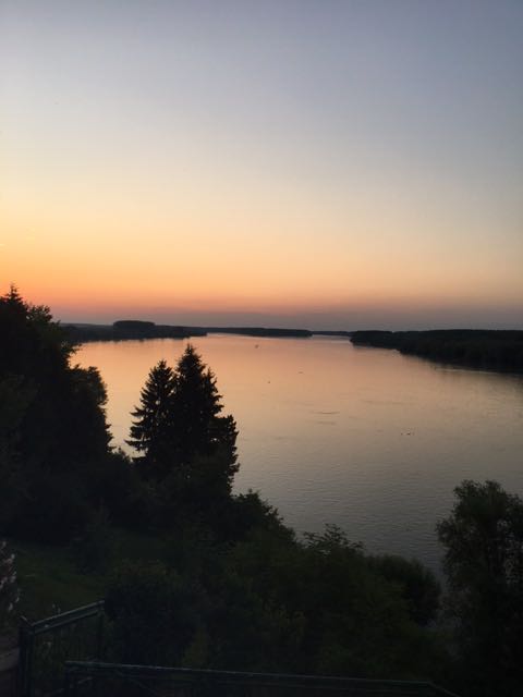IMG-1593196123666