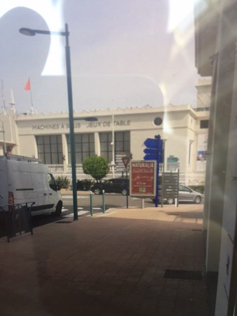 IMG-1594392909439